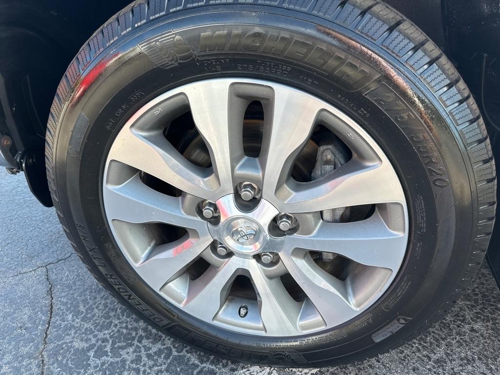 Toyota Tundra 4WD Limited CrewMax 5.5' Bed 5.7L (Natl) 2017