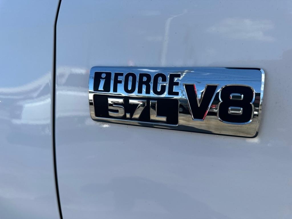 Toyota Tundra 4WD Limited CrewMax 5.5' Bed 5.7L (Natl) 2017