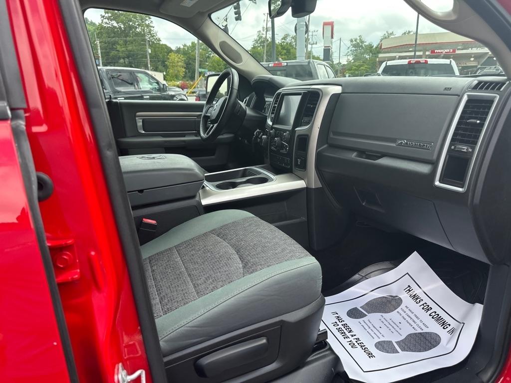 RAM 1500 4WD Crew Cab 140.5" Big Horn 2016
