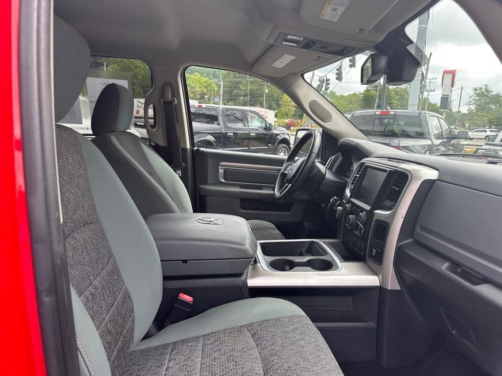 RAM 1500 4WD Crew Cab 140.5" Big Horn 2016