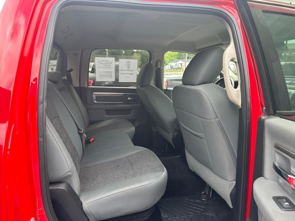 RAM 1500 4WD Crew Cab 140.5" Big Horn 2016