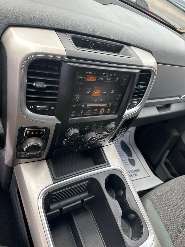 RAM 1500 4WD Crew Cab 140.5" Big Horn 2016