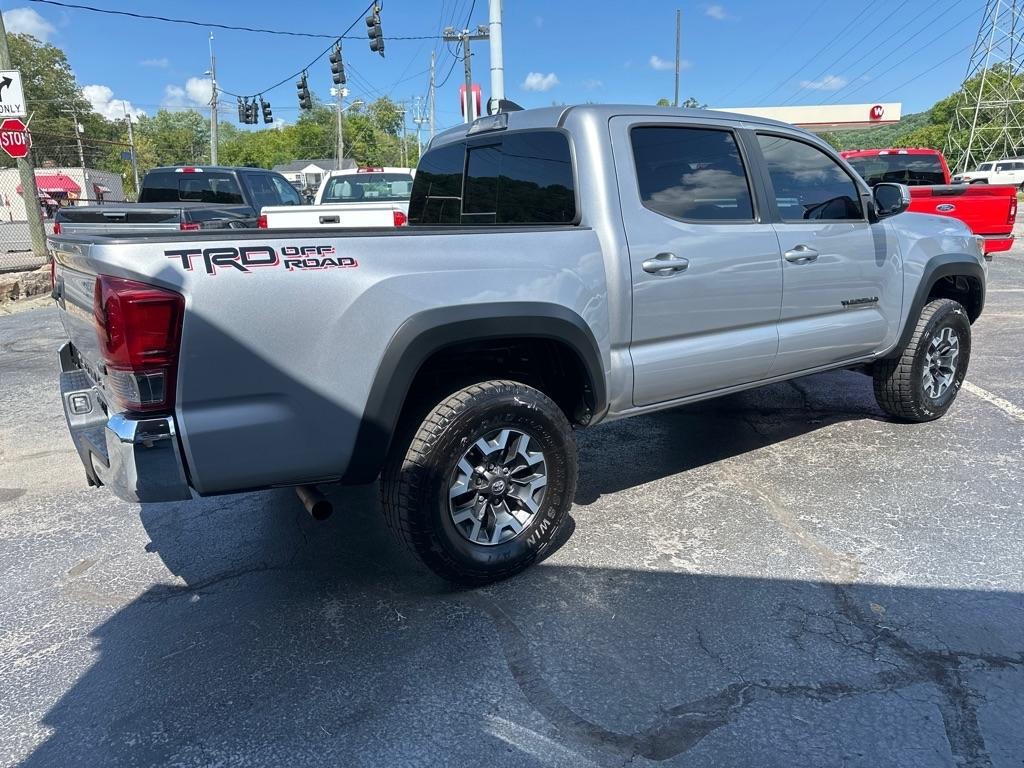 Toyota Tacoma TRD Off Road Double Cab 5' Bed V6 4x2 AT (Natl) 2017