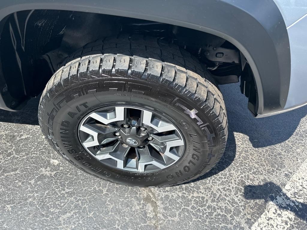 Toyota Tacoma TRD Off Road Double Cab 5' Bed V6 4x2 AT (Natl) 2017