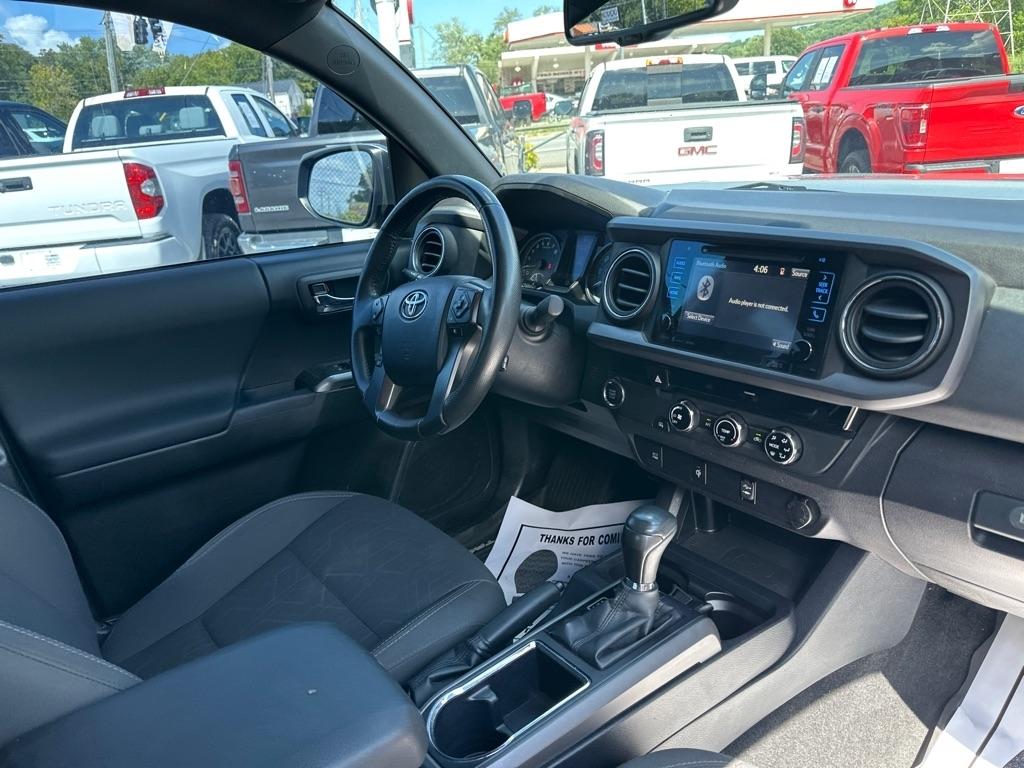 Toyota Tacoma TRD Off Road Double Cab 5' Bed V6 4x2 AT (Natl) 2017