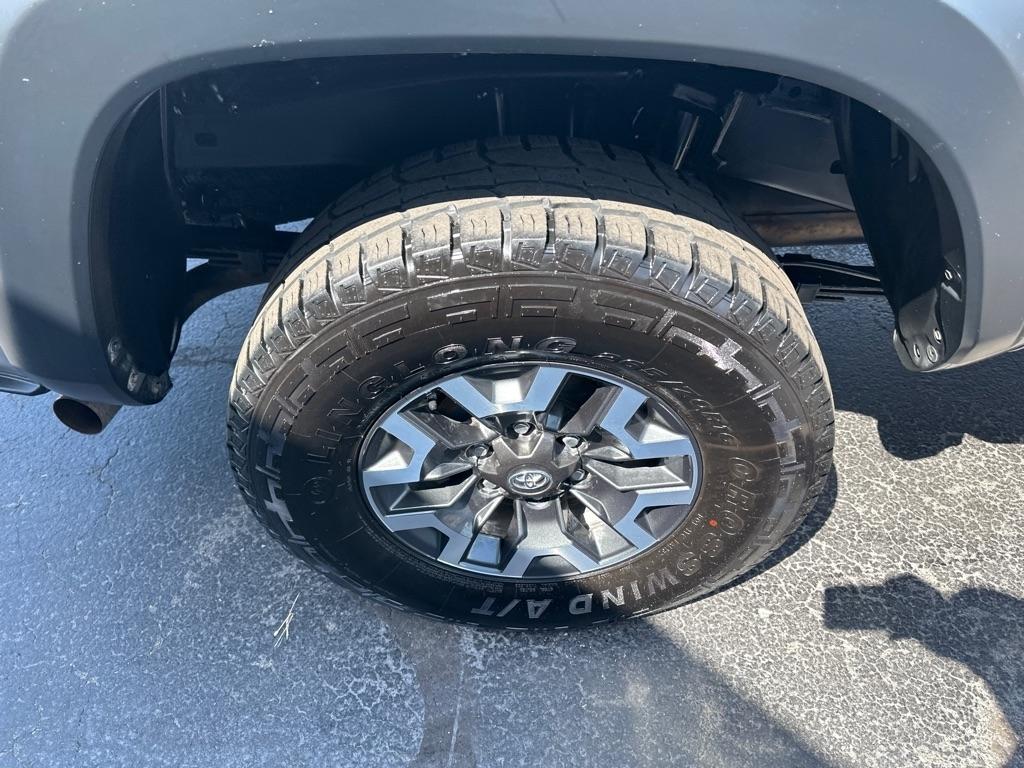 Toyota Tacoma TRD Off Road Double Cab 5' Bed V6 4x2 AT (Natl) 2017