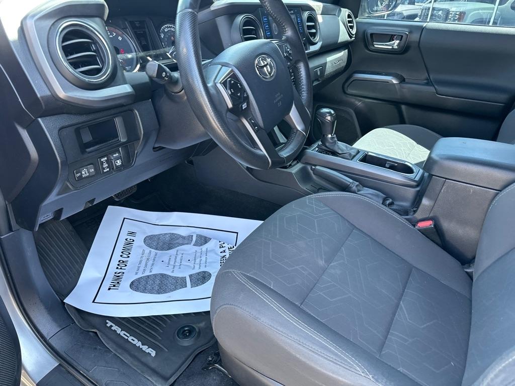 Toyota Tacoma TRD Off Road Double Cab 5' Bed V6 4x2 AT (Natl) 2017