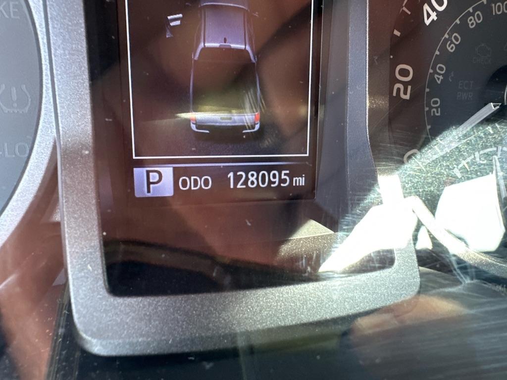 Toyota Tacoma TRD Off Road Double Cab 5' Bed V6 4x2 AT (Natl) 2017
