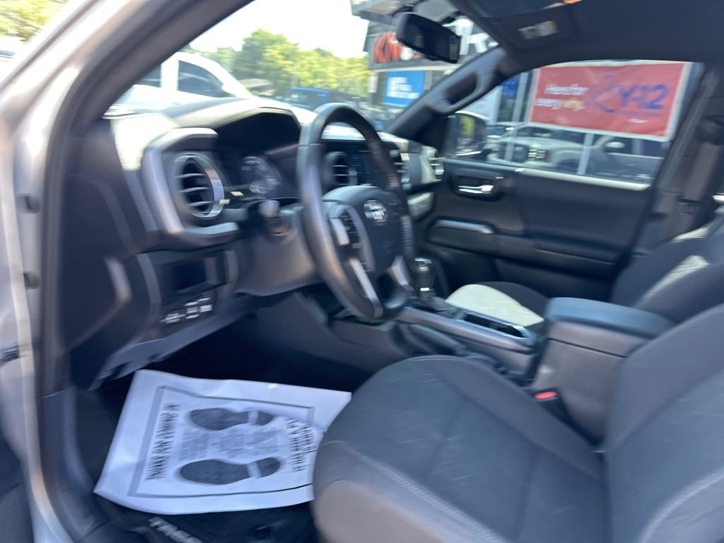 Toyota Tacoma TRD Off Road Double Cab 5' Bed V6 4x2 AT (Natl) 2017