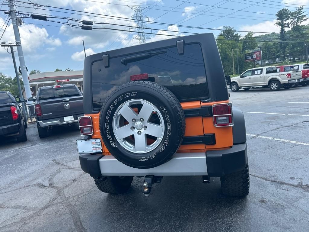 Jeep Wrangler Unlimited 4WD 4dr Sahara 2012