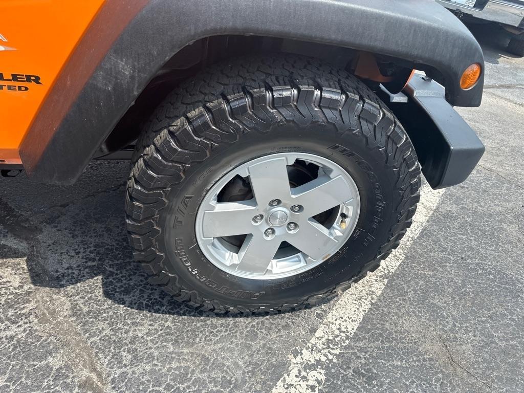 Jeep Wrangler Unlimited 4WD 4dr Sahara 2012