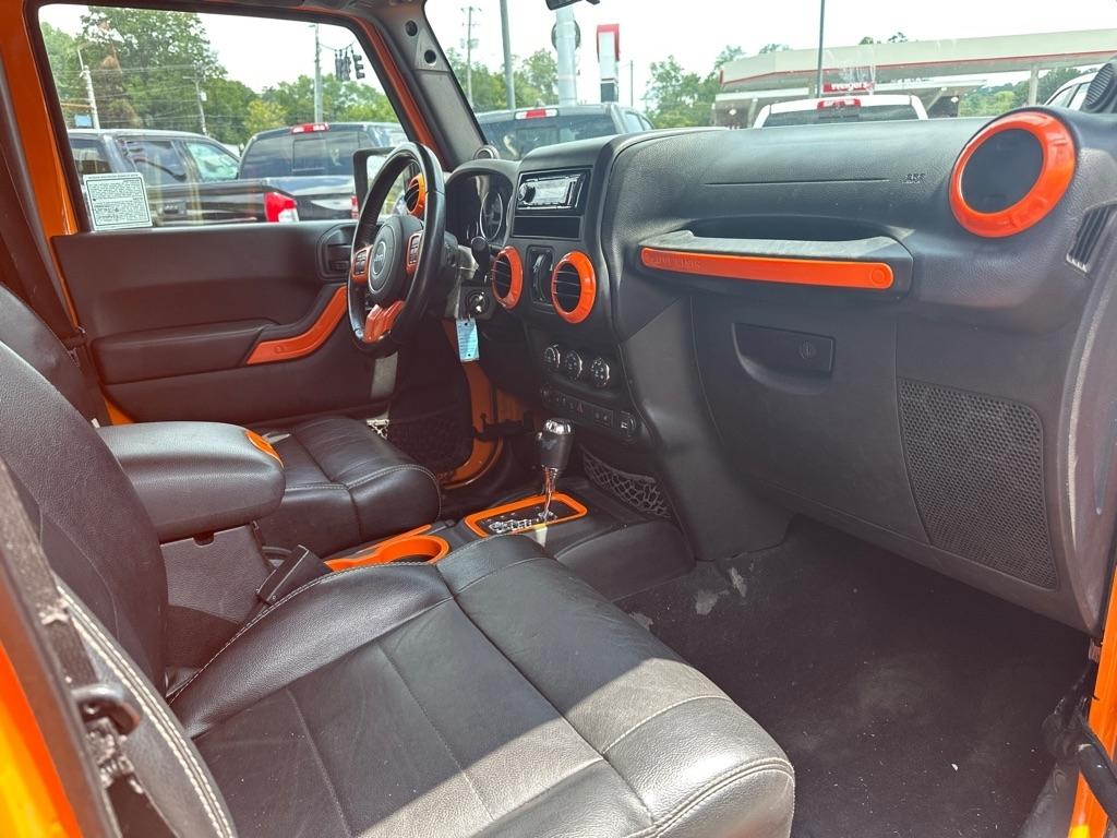 Jeep Wrangler Unlimited 4WD 4dr Sahara 2012