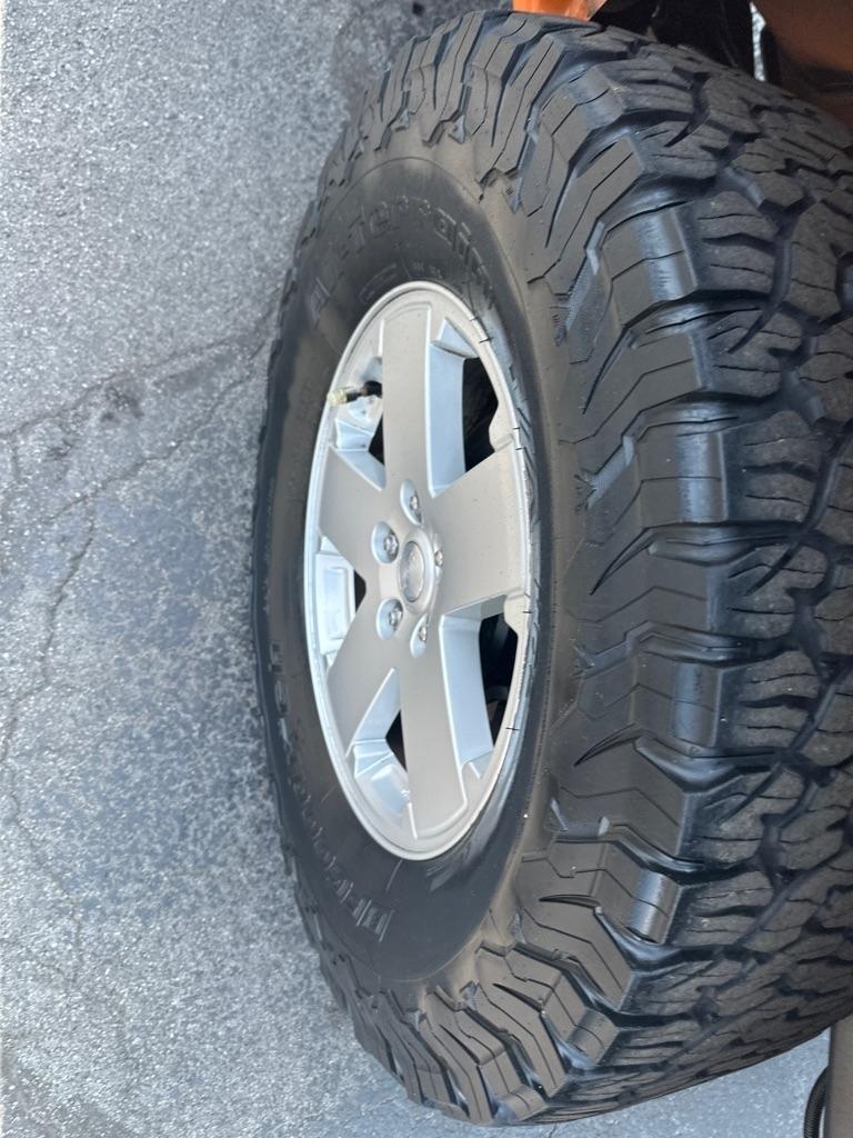 Jeep Wrangler Unlimited 4WD 4dr Sahara 2012