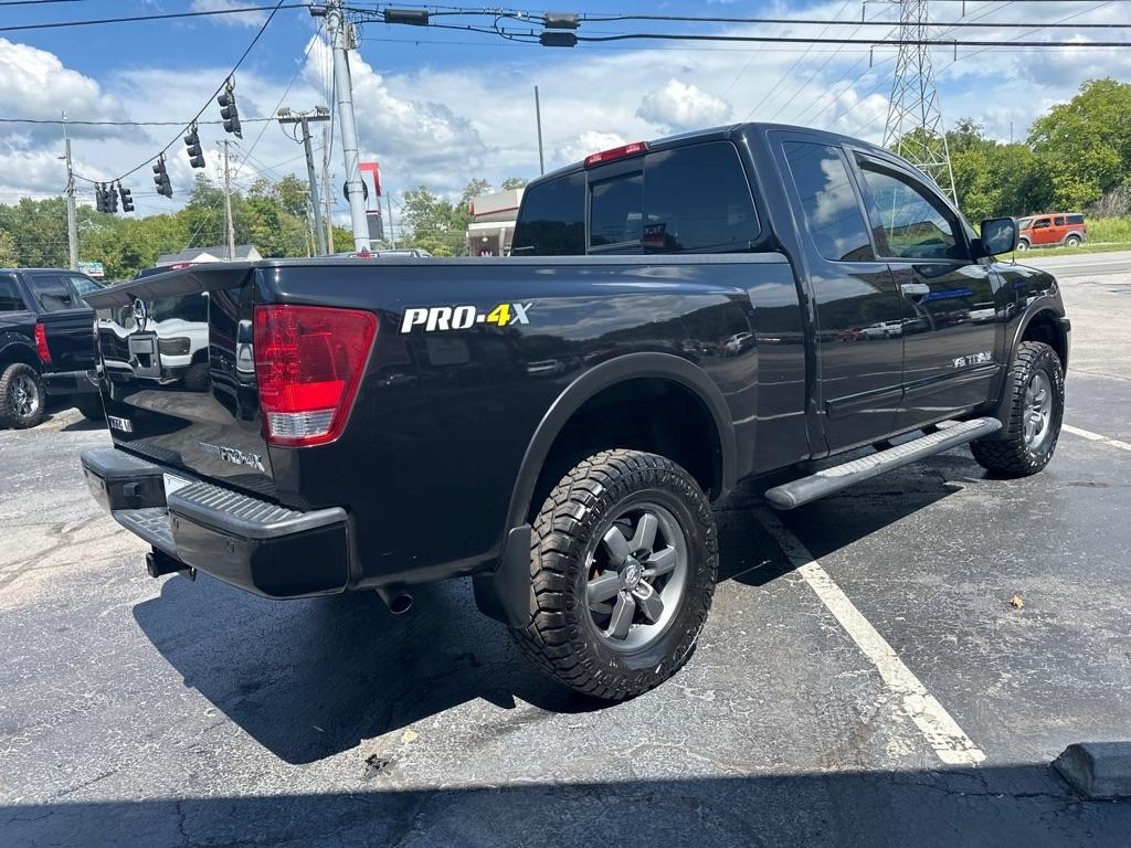 Nissan Titan 4WD King Cab SWB PRO-4X 2013