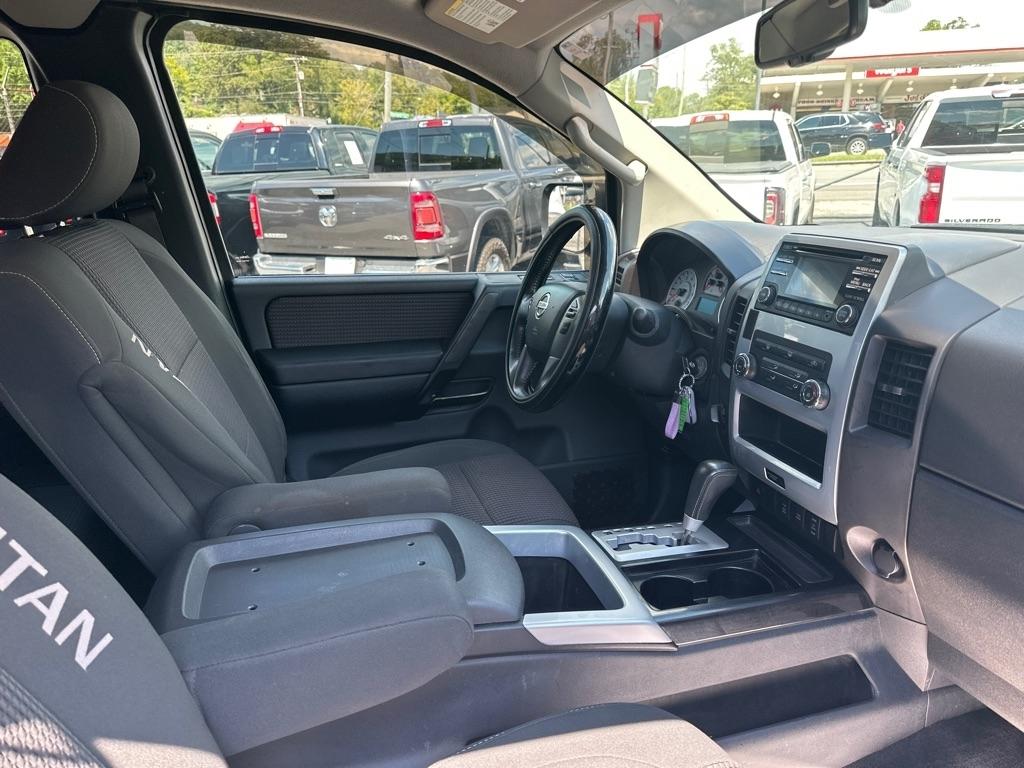 Nissan Titan 4WD King Cab SWB PRO-4X 2013
