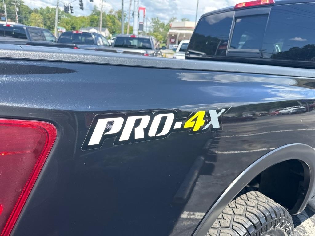 Nissan Titan 4WD King Cab SWB PRO-4X 2013