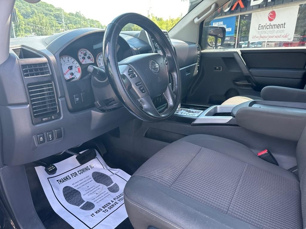 Nissan Titan 4WD King Cab SWB PRO-4X 2013