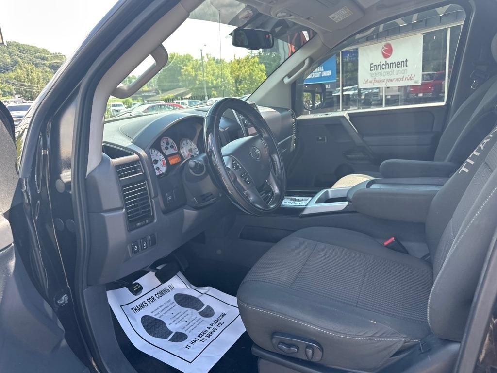 Nissan Titan 4WD King Cab SWB PRO-4X 2013