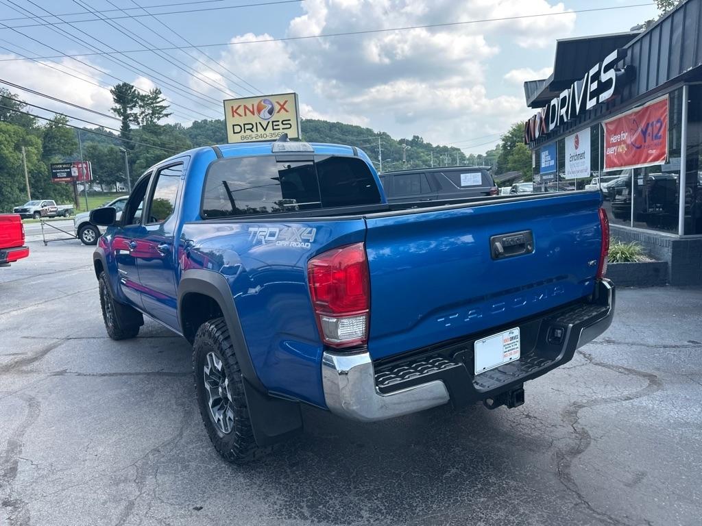Toyota Tacoma TRD Off Road Double Cab 5' Bed V6 4x4 MT (Natl) 2017