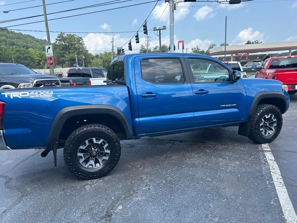 Toyota Tacoma TRD Off Road Double Cab 5' Bed V6 4x4 MT (Natl) 2017
