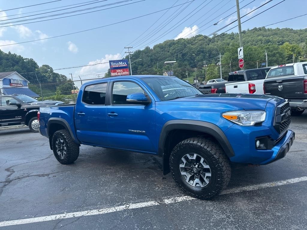 Toyota Tacoma TRD Off Road Double Cab 5' Bed V6 4x4 MT (Natl) 2017