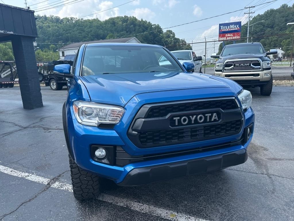 Toyota Tacoma TRD Off Road Double Cab 5' Bed V6 4x4 MT (Natl) 2017