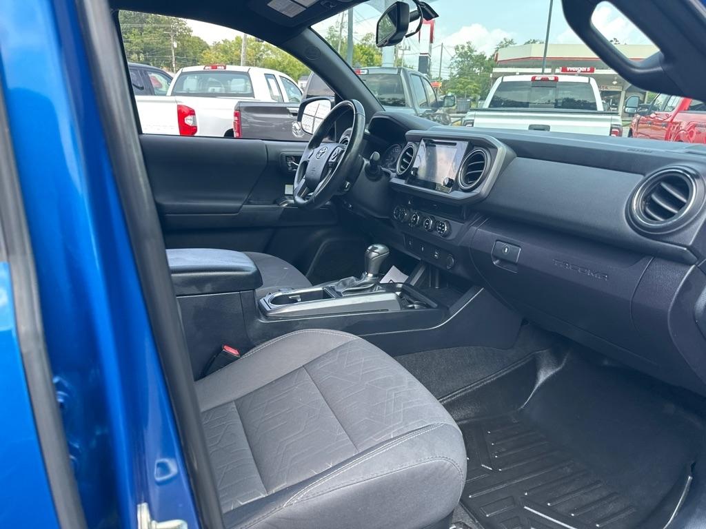 Toyota Tacoma TRD Off Road Double Cab 5' Bed V6 4x4 MT (Natl) 2017