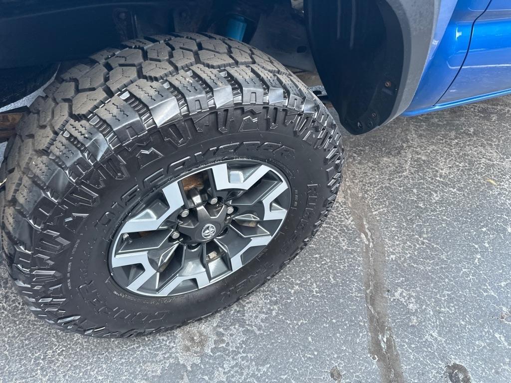 Toyota Tacoma TRD Off Road Double Cab 5' Bed V6 4x4 MT (Natl) 2017