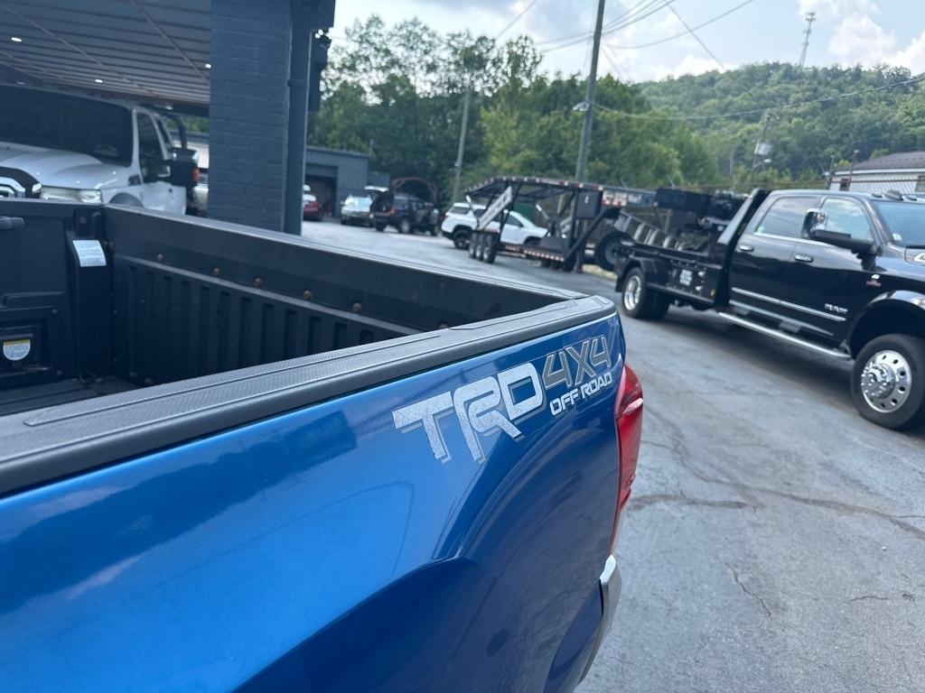 Toyota Tacoma TRD Off Road Double Cab 5' Bed V6 4x4 MT (Natl) 2017