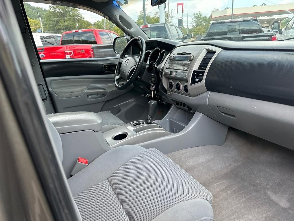 Toyota Tacoma 4WD Access V6 MT (Natl) 2009