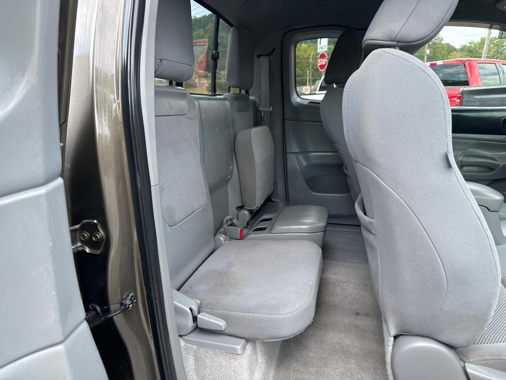 Toyota Tacoma 4WD Access V6 MT (Natl) 2009