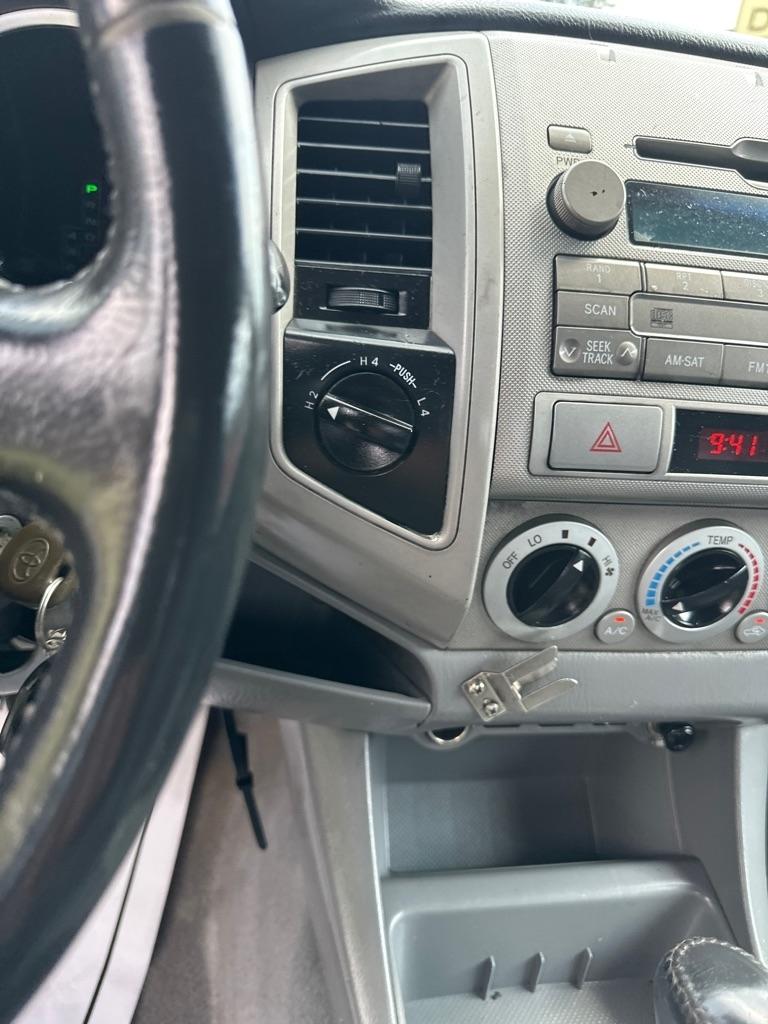 Toyota Tacoma 4WD Access V6 MT (Natl) 2009