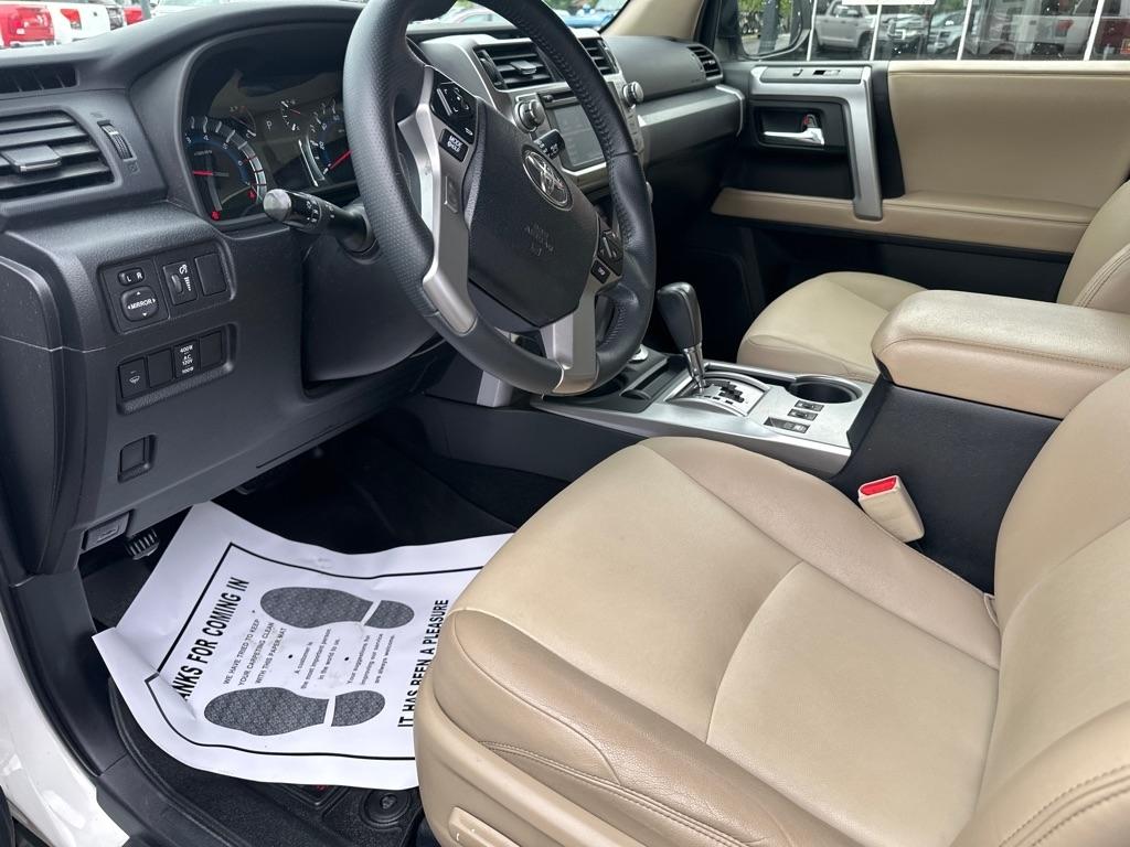 Toyota 4Runner 4WD 4dr V6 Trail Premium (Natl) 2016