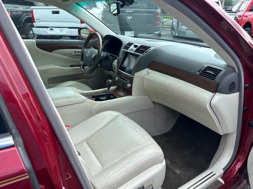 Lexus LS 460 4dr Sdn AWD 2011