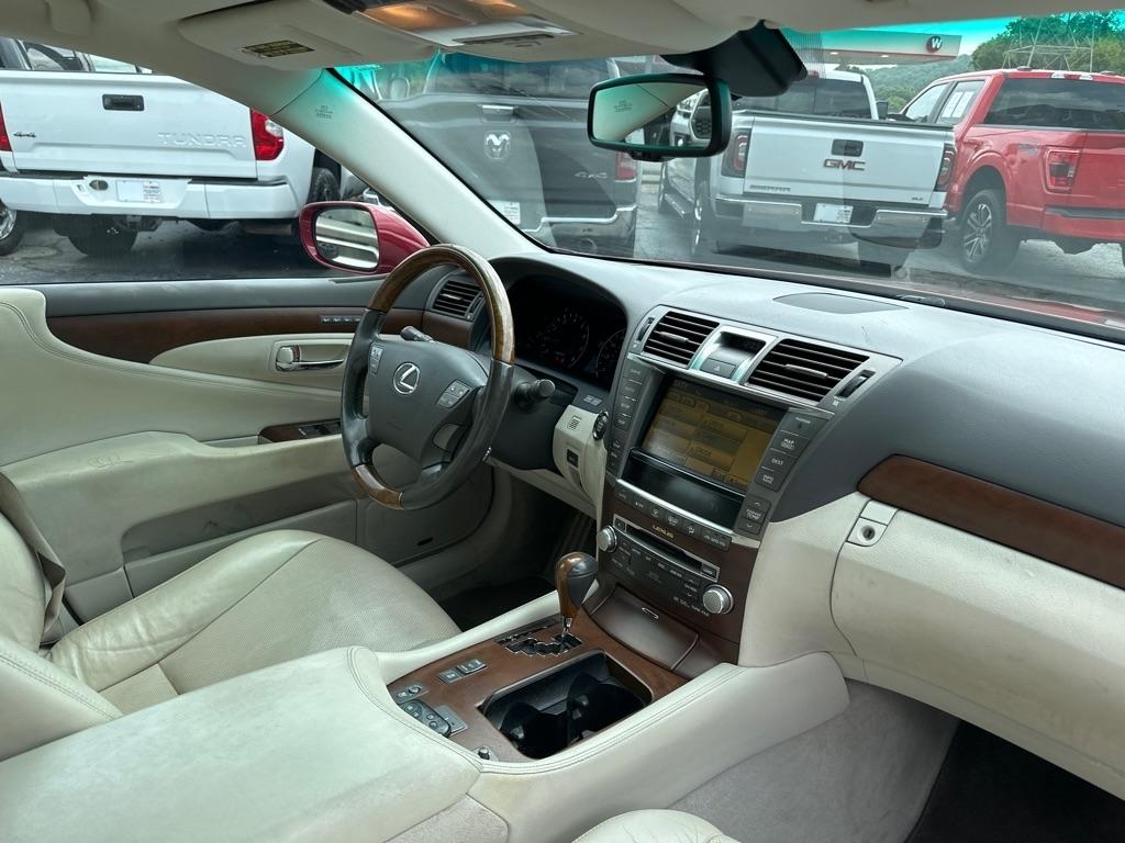 Lexus LS 460 4dr Sdn AWD 2011