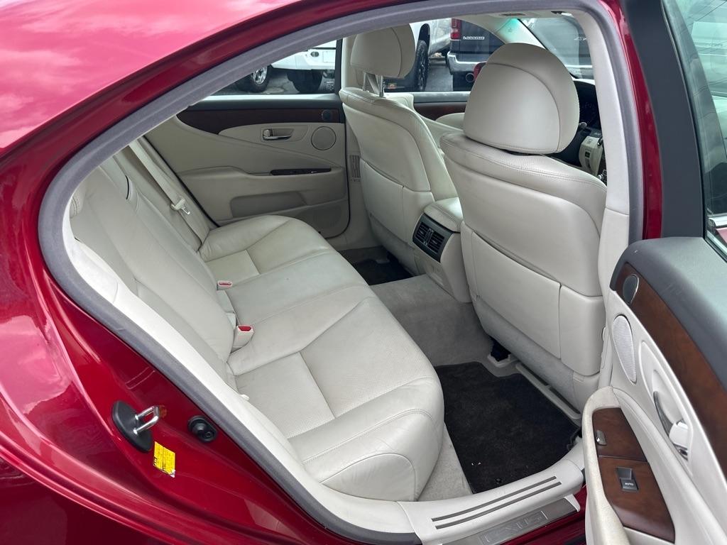 Lexus LS 460 4dr Sdn AWD 2011