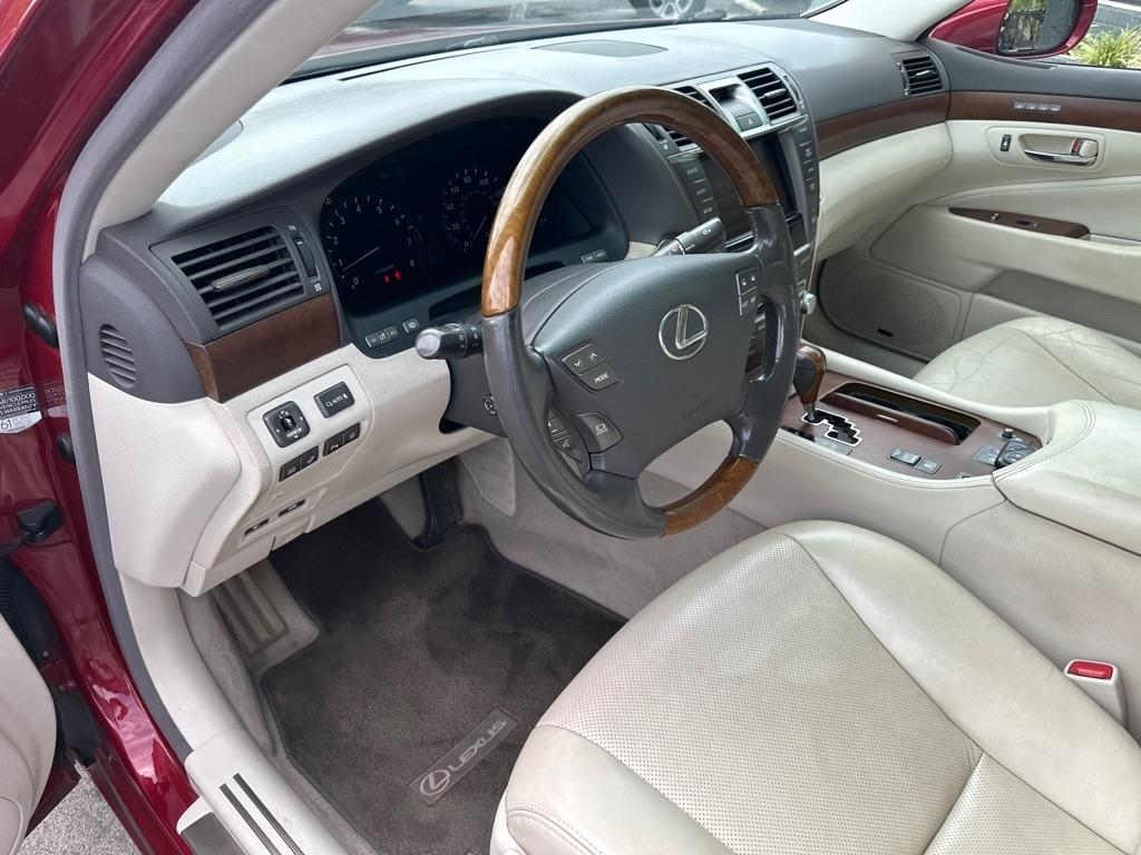 Lexus LS 460 4dr Sdn AWD 2011