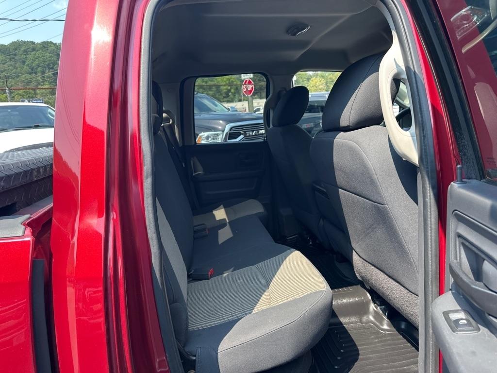 Dodge 1500 2WD Quad Cab 140.5" Express 2012