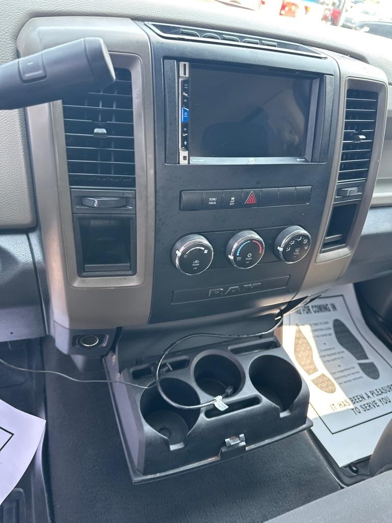 Dodge 1500 2WD Quad Cab 140.5" Express 2012