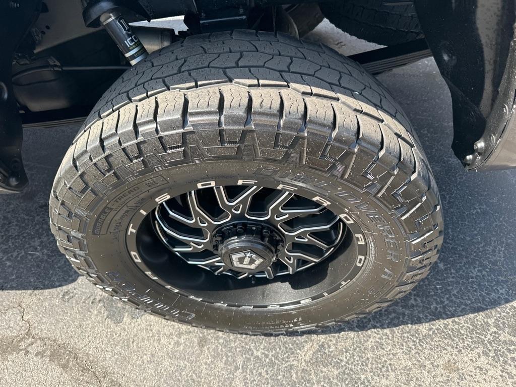 Toyota Tundra 4WD Truck CrewMax 5.7L V8 6-Spd AT LTD (Natl) 2014