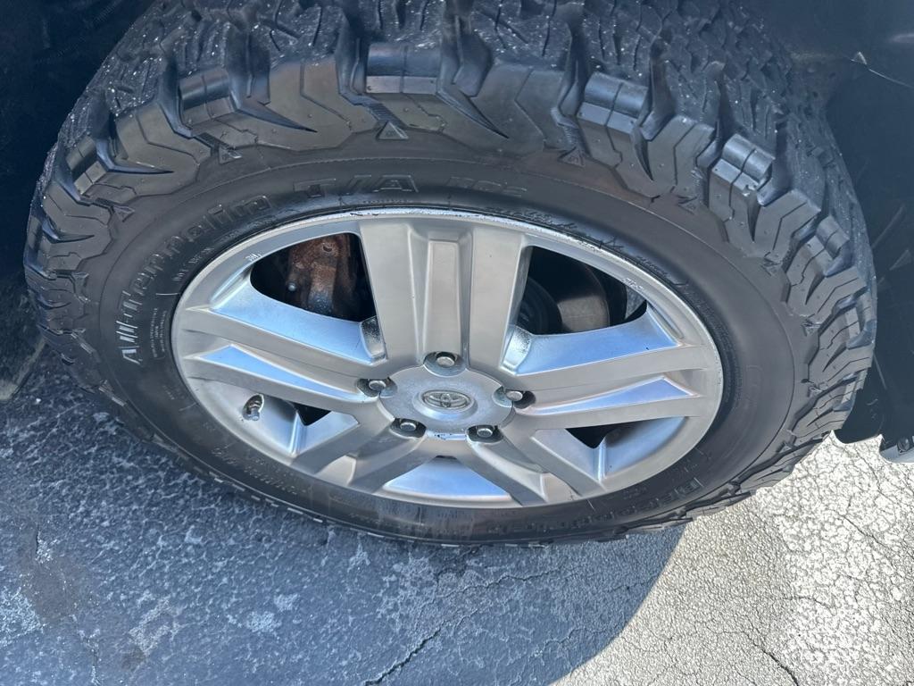 Toyota Tundra 4WD CrewMax 145.7" 5.7L LTD (Natl) 2007