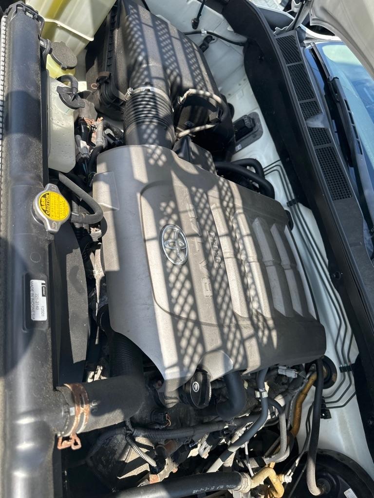 Toyota Tundra 4WD CrewMax 145.7" 5.7L LTD (Natl) 2007