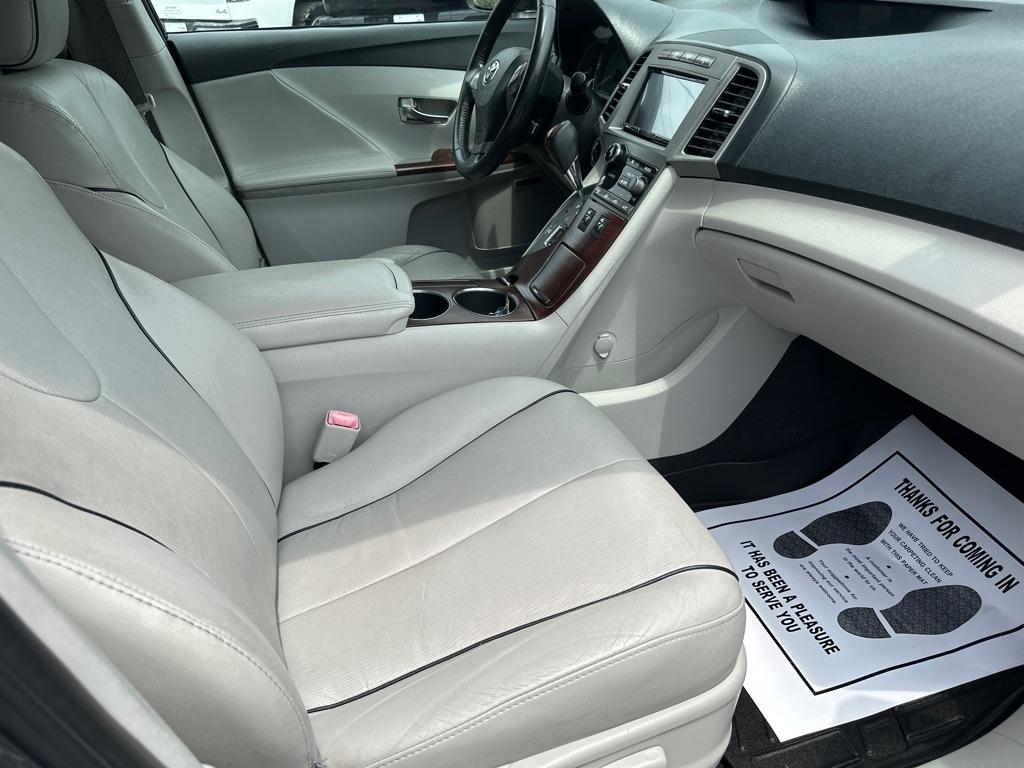 Toyota Venza 4dr Wgn V6 AWD (Natl) 2009
