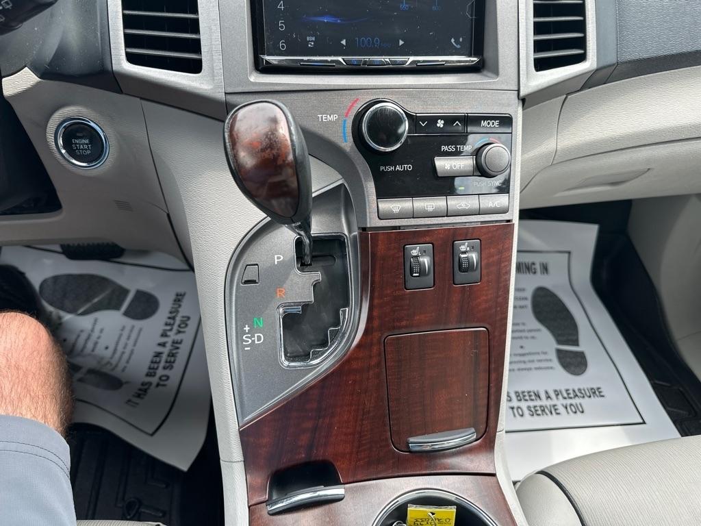 Toyota Venza 4dr Wgn V6 AWD (Natl) 2009