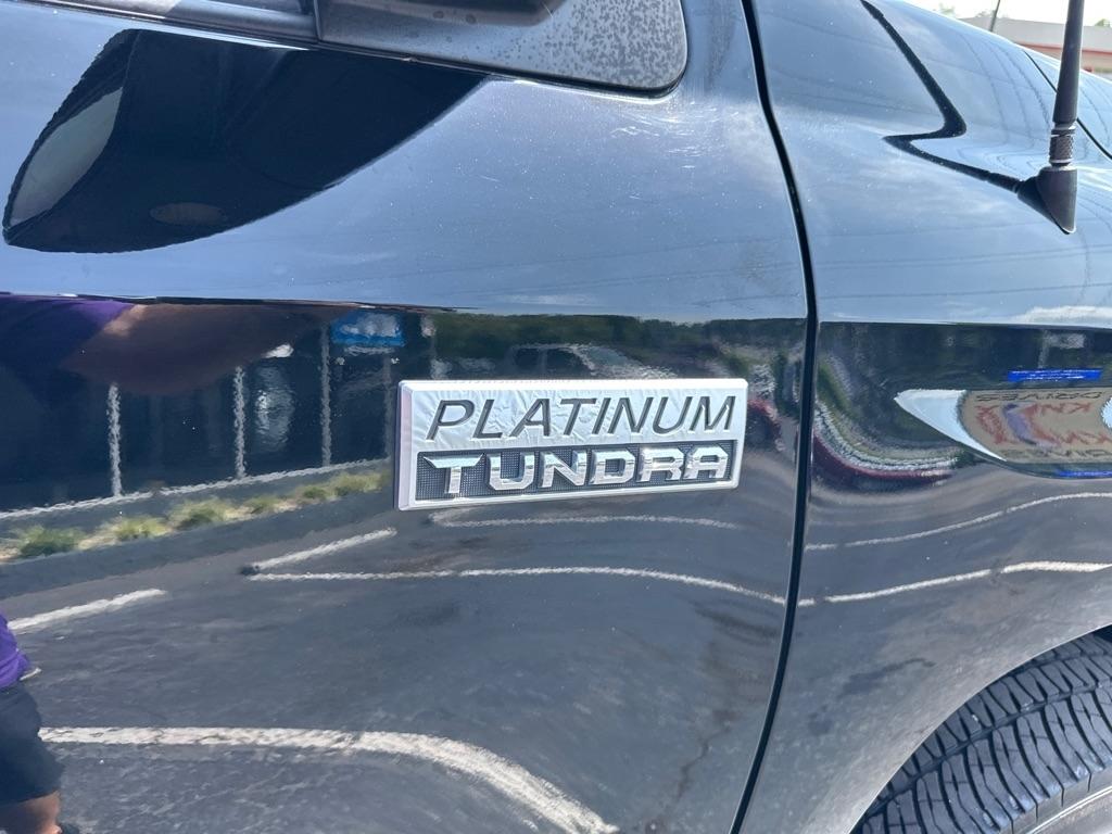 Toyota Tundra 4WD Truck CrewMax 5.7L V8 6-Spd AT Platinum (Natl) 2016