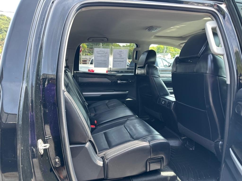 Toyota Tundra 4WD Truck CrewMax 5.7L V8 6-Spd AT Platinum (Natl) 2016