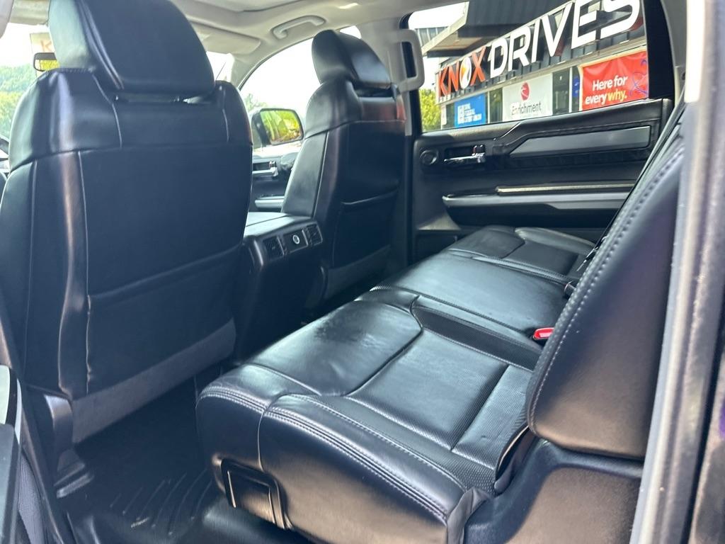 Toyota Tundra 4WD Truck CrewMax 5.7L V8 6-Spd AT Platinum (Natl) 2016
