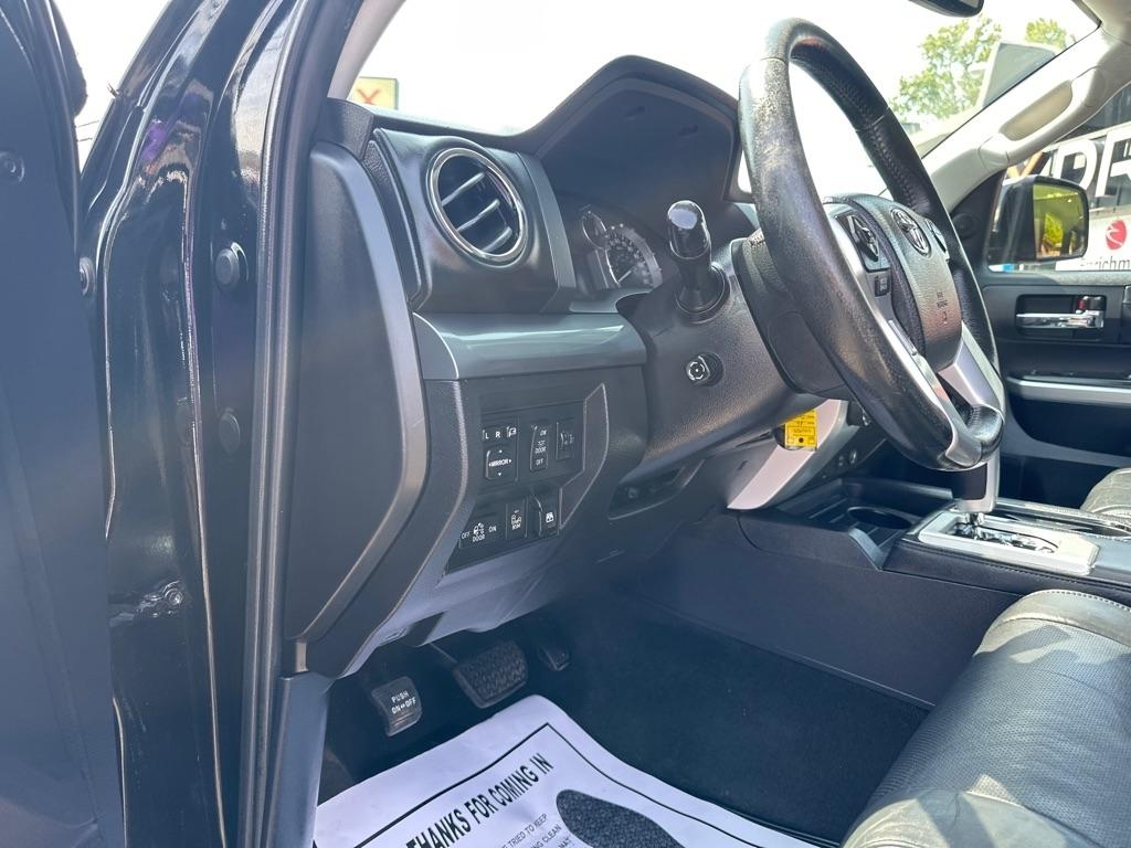 Toyota Tundra 4WD Truck CrewMax 5.7L V8 6-Spd AT Platinum (Natl) 2016