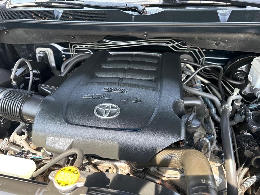 Toyota Tundra 4WD Truck CrewMax 5.7L V8 6-Spd AT Platinum (Natl) 2016