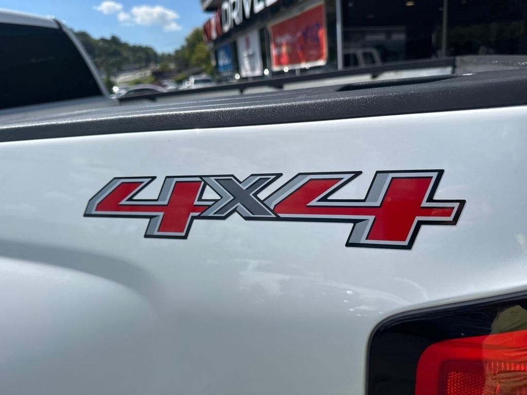 Chevrolet Silverado 1500 4WD Double Cab 143.5" Custom 2017